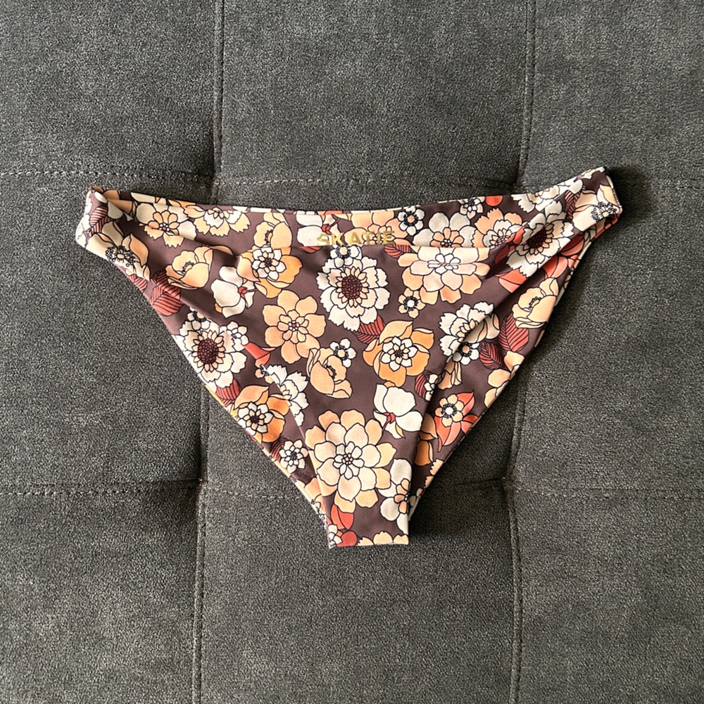 SKATIE CHERYL BOTTOMS BYRON SMALL